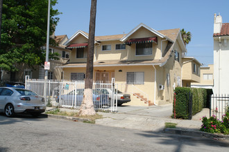 908 S Kenmore Ave in Los Angeles, CA - Building Photo - Building Photo