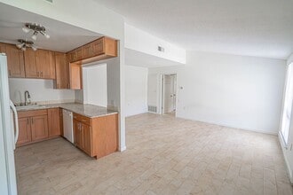 26751 Whispering Leaves Dr in Santa Clarita, CA - Building Photo - Building Photo