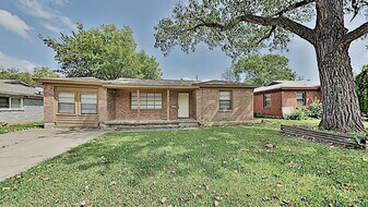 721 June Dr in White Settlement, TX - Building Photo