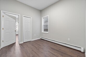 162 Clerk St in Jersey City, NJ - Building Photo - Building Photo