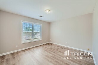 890 Georgian Hills Dr in Lawrenceville, GA - Building Photo - Building Photo