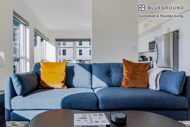 10301 NE 10th St, Unit FL9-ID946 in Bellevue, WA - Building Photo - Building Photo