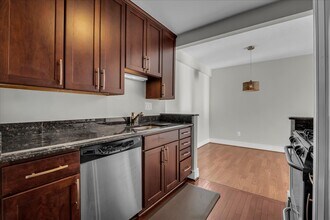 411 S Old Woodward Ave, Unit 712 in Birmingham, MI - Building Photo - Building Photo