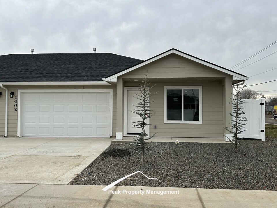 819 N Midland Blvd in Nampa, ID - Building Photo