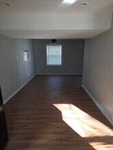 309 Peverly St in Whitney, TX - Building Photo - Building Photo