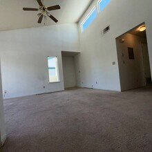 2661 Sycamore Glen Dr in Sparks, NV - Foto de edificio - Building Photo