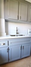 1124 Bedford St, Unit #3 in Fall River, MA - Building Photo - Building Photo