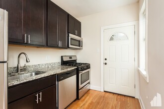 4014 N Ashland Ave, Unit 1 in Chicago, IL - Foto de edificio - Building Photo