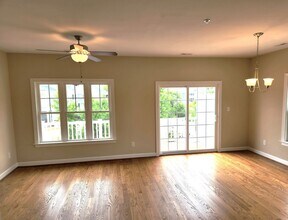 605 Commonwealth Dr in Yorktown, VA - Building Photo - Building Photo