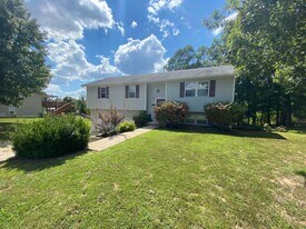 15350 Top Dr in St. Robert, MO - Building Photo