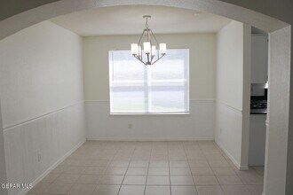 815 Saguaro Park Ct in El Paso, TX - Building Photo - Building Photo