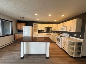 1515-1517 W 47th Ave in Anchorage, AK - Building Photo - Building Photo