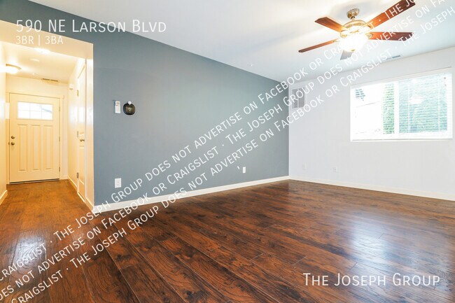 590 NE Larson Blvd in Belfair, WA - Building Photo - Building Photo