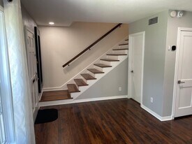 6328 Bordeaux Ave, Unit 6328