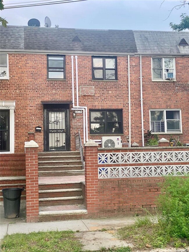 property at 150-28 76th Rd