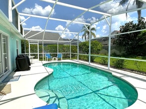 1566 Oak Hill Trail in Kissimmee, FL - Foto de edificio - Building Photo
