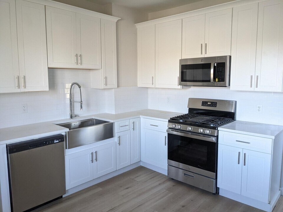 252 Magnolia St-Unit -3 in Boston, MA - Building Photo