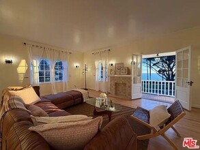 849 Ocean Ave in Santa Monica, CA - Building Photo - Building Photo