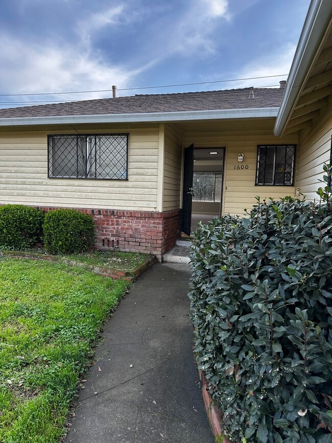 1600 60th Ave in Sacramento, CA - Building Photo - Building Photo