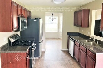 5787 Blacktop Ct in Fairburn, GA - Foto de edificio - Building Photo