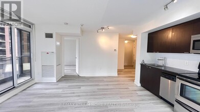23-623 Sheppard Ave E in Toronto, ON - Building Photo - Building Photo