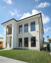 132 SW 35th Ave in Miami, FL - Building Photo - Building Photo