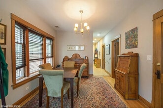 2509 W Diversey Ave, Unit 2 in Chicago, IL - Building Photo - Building Photo