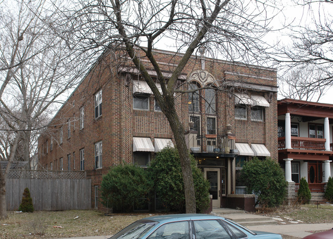 2621 Pillsbury Ave in Minneapolis, MN - Building Photo - Building Photo