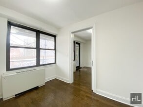 East 82nd Street, Unit 3K in New York, NY - Building Photo - Building Photo