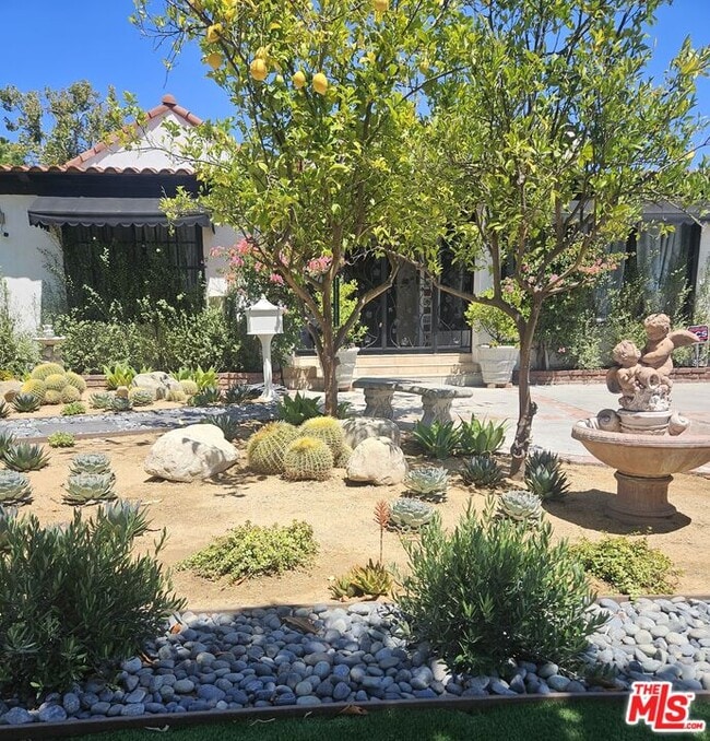 property at 424 N Arden Blvd