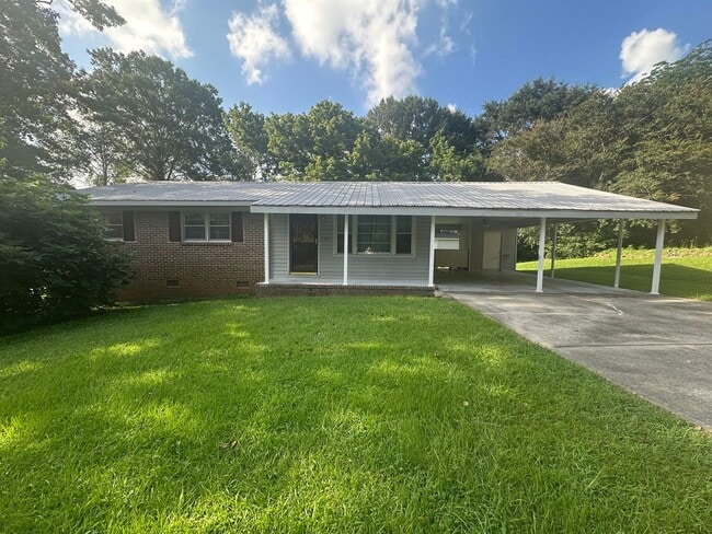 property at 729 W 38th St