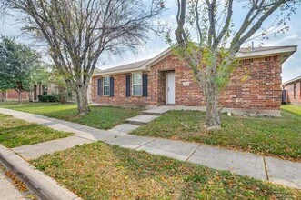 2118 Augusta St in Lancaster, TX - Building Photo - Building Photo