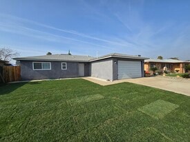 4577 N Lorna Ave in Fresno, CA - Building Photo