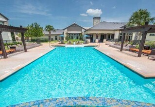 7404 Town Center Blvd in Rosenberg, TX - Building Photo - Building Photo