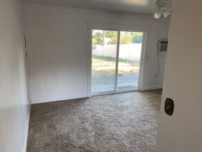 205 SE 12th St-Unit -1 in College Place, WA - Building Photo - Building Photo