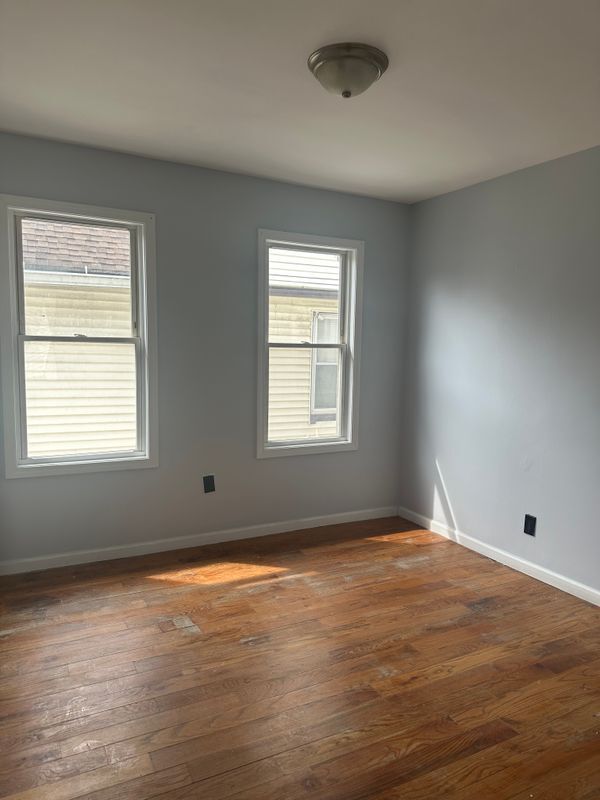 220-222 Beardsley Street, 2nd Floor in Bridgeport, CT - Foto de edificio - Building Photo