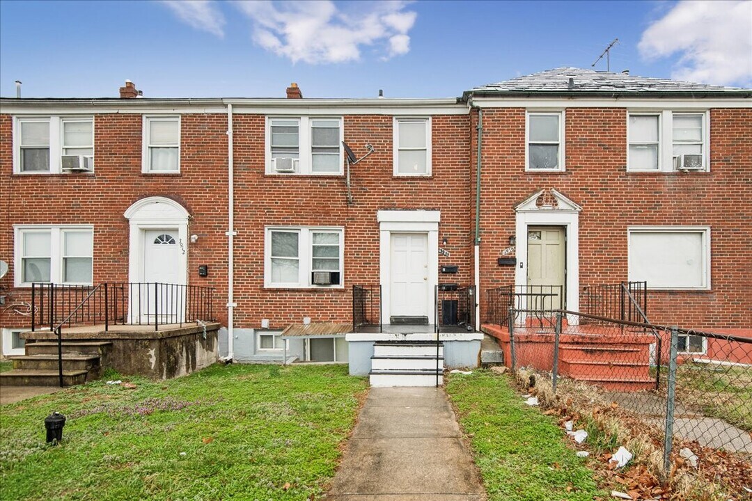 3914 Erdman Ave in Baltimore, MD - Building Photo