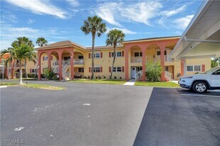 360 Charlemagne Blvd in Naples, FL - Building Photo