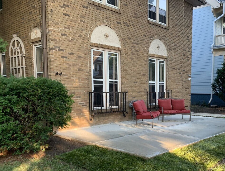 2974 N Frederick Ave in Milwaukee, WI - Building Photo