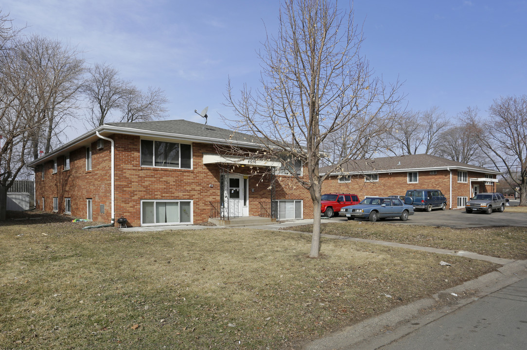 Tyler Street Apartments in Columbia Heights, MN - Building Photo