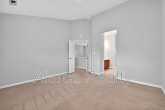 9205 Mitchell Glen Dr in Charlotte, NC - Foto de edificio - Building Photo