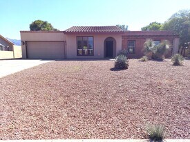 2604 Inverrary Dr in Sierra Vista, AZ - Building Photo