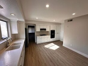 1218 W El Camino Ave in Sacramento, CA - Building Photo - Building Photo