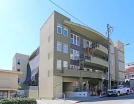 371 30th St Apartments