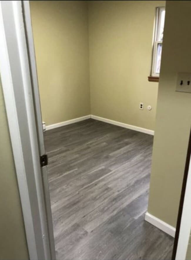 598 Chestnut St, Unit apt A in East Stroudsburg, PA - Building Photo - Building Photo