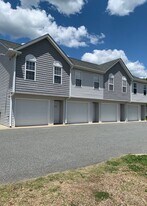 914 Brawley School Rd in Mooresville, NC - Building Photo