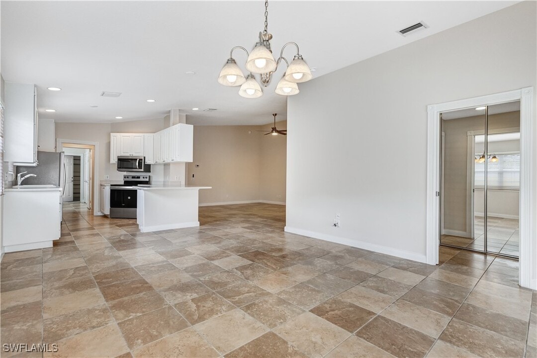 7643 Novara Ct in Naples, FL - Building Photo