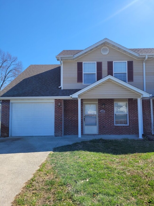 property at 2681-2683-2683 E Oakbrook Dr