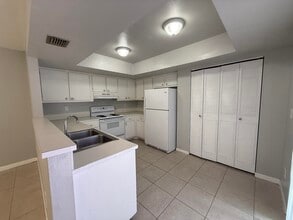 11904 Basin St S in Wellington, FL - Building Photo - Building Photo