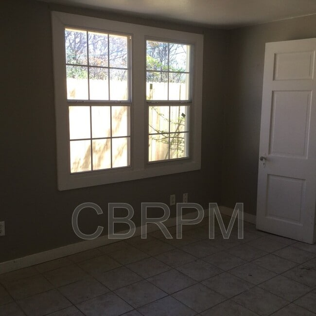 2305 30th St in Lubbock, TX - Building Photo - Building Photo